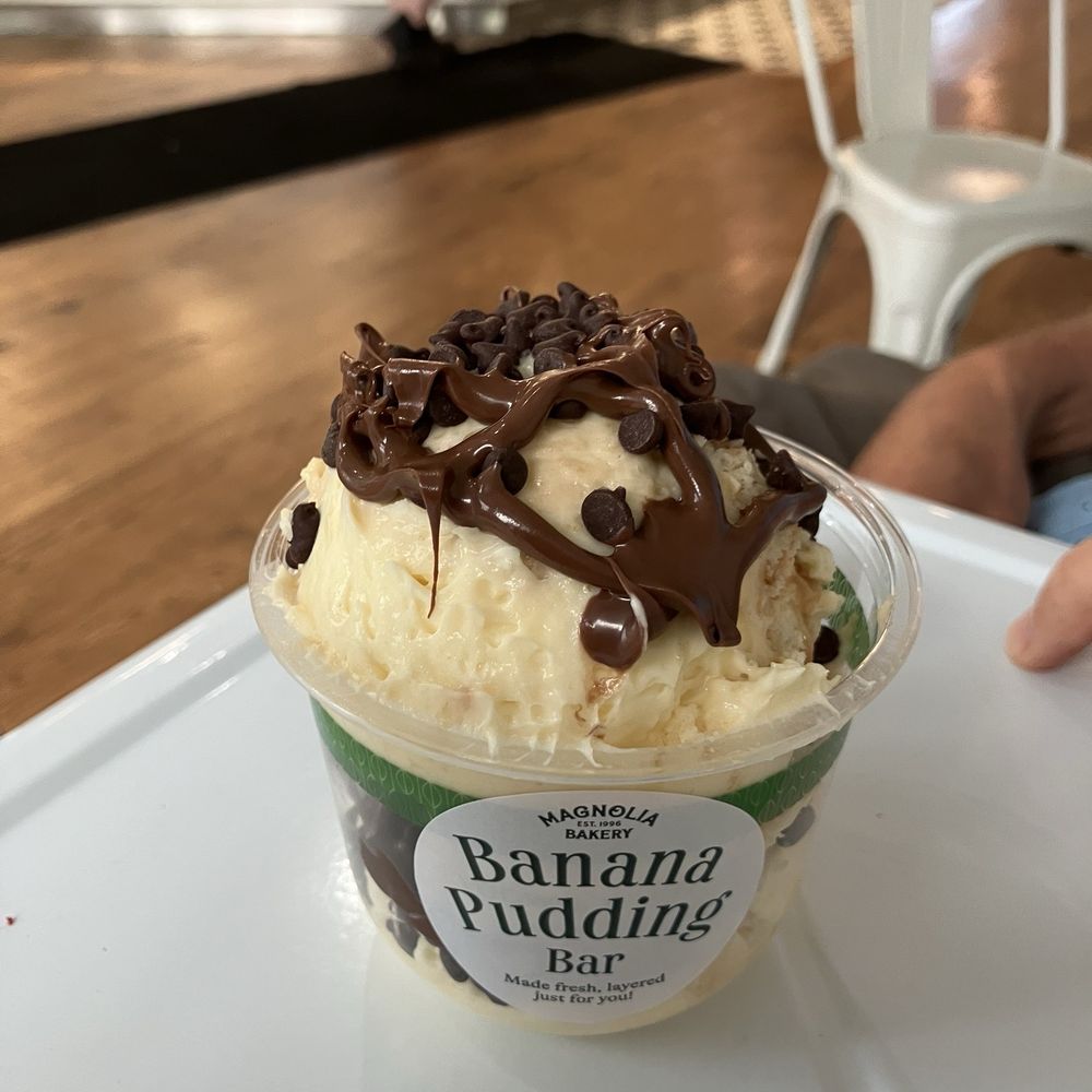 Magnolia Bakery - Bakeries Near Me - Chicago, Illinois