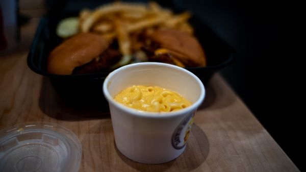 Dave's Hot Chicken by null