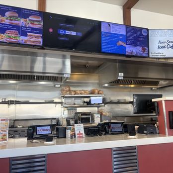 Nation's Giant Hamburgers - Ordering counter - Breakfast & Brunch Near Me - Berkeley, California