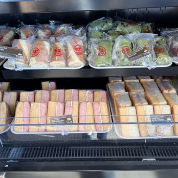 Sheng Kee Bakery - Refrigerated section of available cake slices - Taiwanese Near Me - San Leandro, California Sheng Kee Bakery - Refrigerated section of available cake slices - Taiwanese Near Me - San Leandro, California