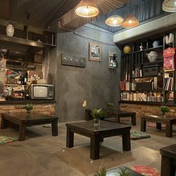 Anamit - Floor seating area