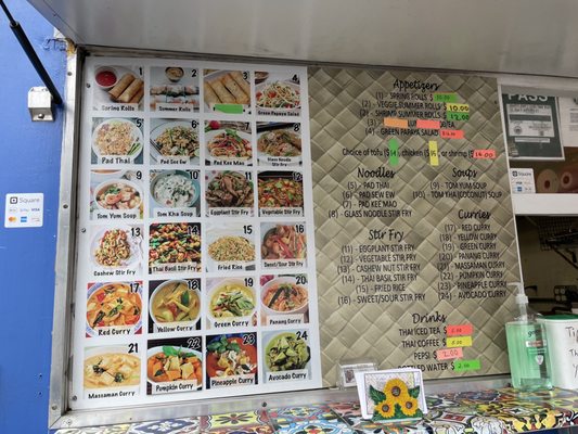 Aunty Pon's Thai Food Truck by null