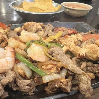 Plaza Del Sol - Mixed Fajitas - Mexican Near Me - Wilkesboro, North Carolina Plaza Del Sol - Mixed Fajitas - Mexican Near Me - Wilkesboro, North Carolina
