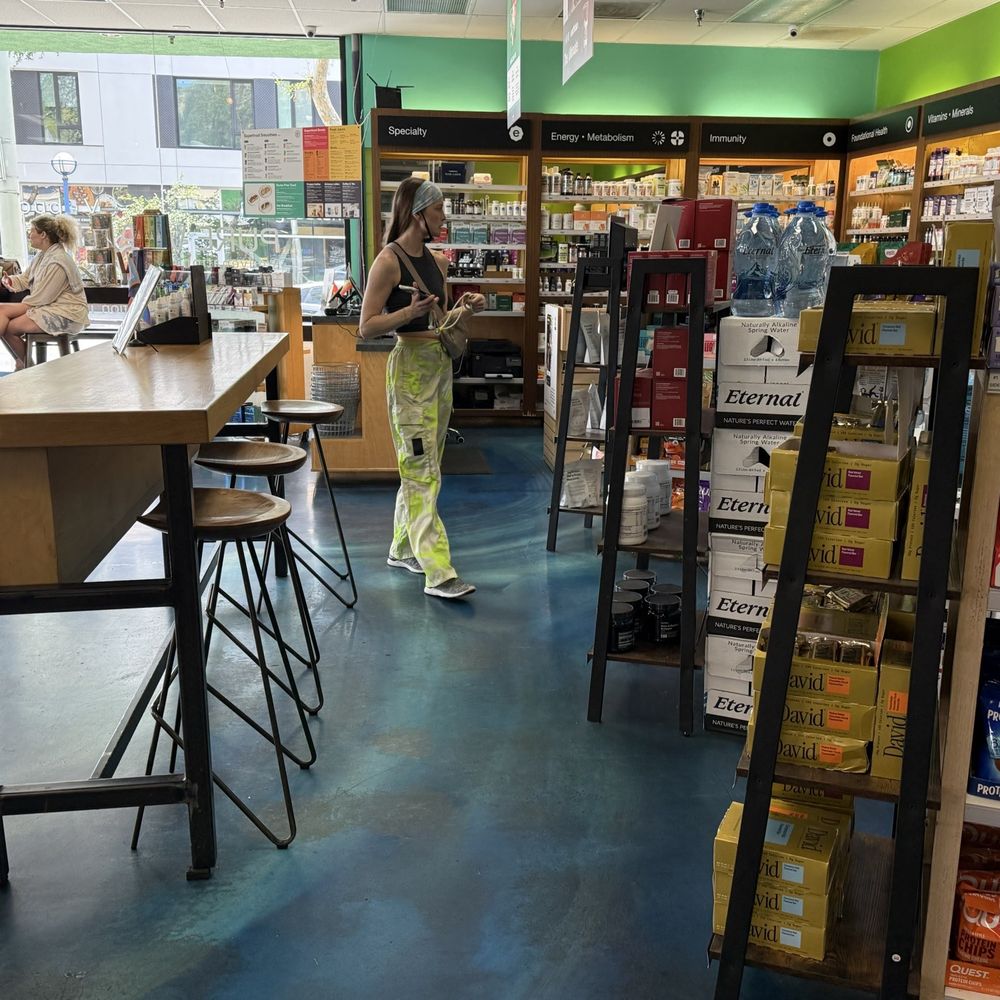 Earthbar - Photo 7: Interior - Juice Bars & Smoothies Near Me - West Hollywood, California