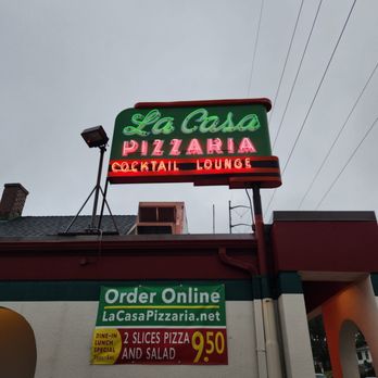 La Casa Pizzaria - a neon sign for the restaurant - Pizza Near Me - Omaha, Nebraska