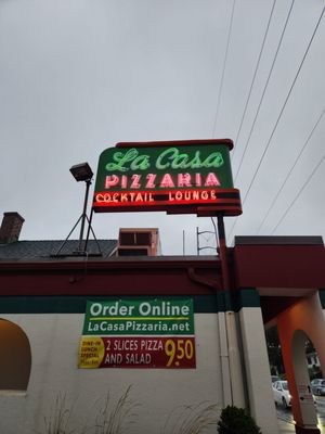 La Casa Pizzaria by null