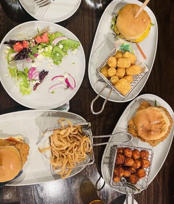 Wahlburgers by null