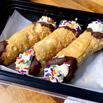 195 Grant Street Kitchen - Cannoli - lemon, vanilla, chocolate chip - Burgers Near Me - Buffalo, New York 195 Grant Street Kitchen - Cannoli - lemon, vanilla, chocolate chip - Burgers Near Me - Buffalo, New York