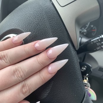 Luxe Mani and Pedi Lounge - Nail Salons Near Me - Glendora, New Jersey