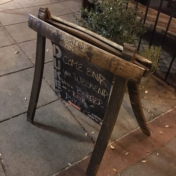Duke's Grocery - Pubs Near Me - Washington, DC, District of Columbia