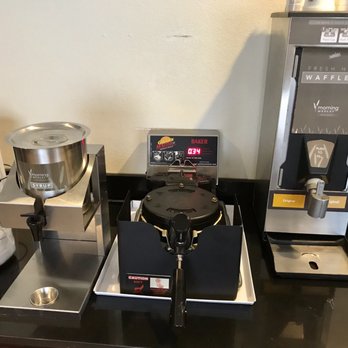 Sleep Inn Pasco Tri -Cities - Waffle station - Hotels Near Me - Pasco, Washington