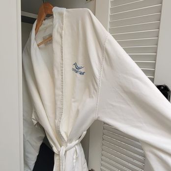 Ocean Pearl Spa - Locker, robe - Day Spas Near Me - Carlsbad, California Ocean Pearl Spa - Locker, robe - Day Spas Near Me - Carlsbad, California