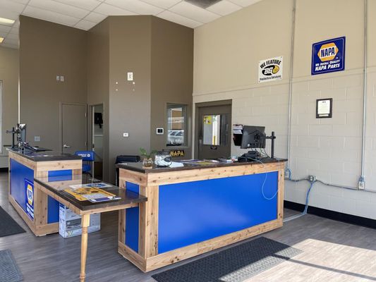 Dixon's Automotive - South - Dayton Mall