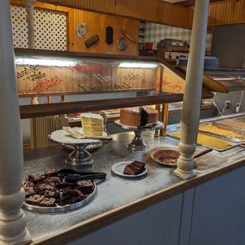 Granny Cantrell's - Dessert station setup - Buffets Near Me - Panama City, Florida Granny Cantrell's - Dessert station setup - Buffets Near Me - Panama City, Florida