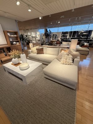 Crate & Barrel by null