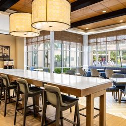Hampton Inn & Suites San Juan - Breakfast Area