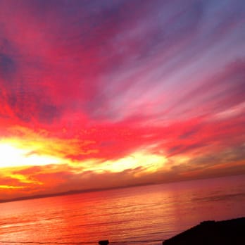 Blue Agave Beach House - A magnificent California sunset as seen from Blue Agave...A View with A Room - Vacation Rentals Near Me - Laguna Beach, California Blue Agave Beach House - A magnificent California sunset as seen from Blue Agave...A View with A Room - Vacation Rentals Near Me - Laguna Beach, California