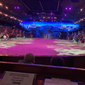 Dolly Parton's Stampede - Performing Arts Near Me - Pigeon Forge, Tennessee