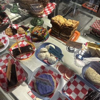Defloured - Bakeries Near Me - Chicago, Illinois