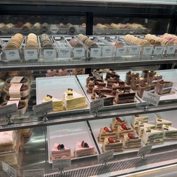 Tous Les Jours Bakery and Cafe - Pastries and cakes - Bakeries Near Me - Tysons, Virginia
