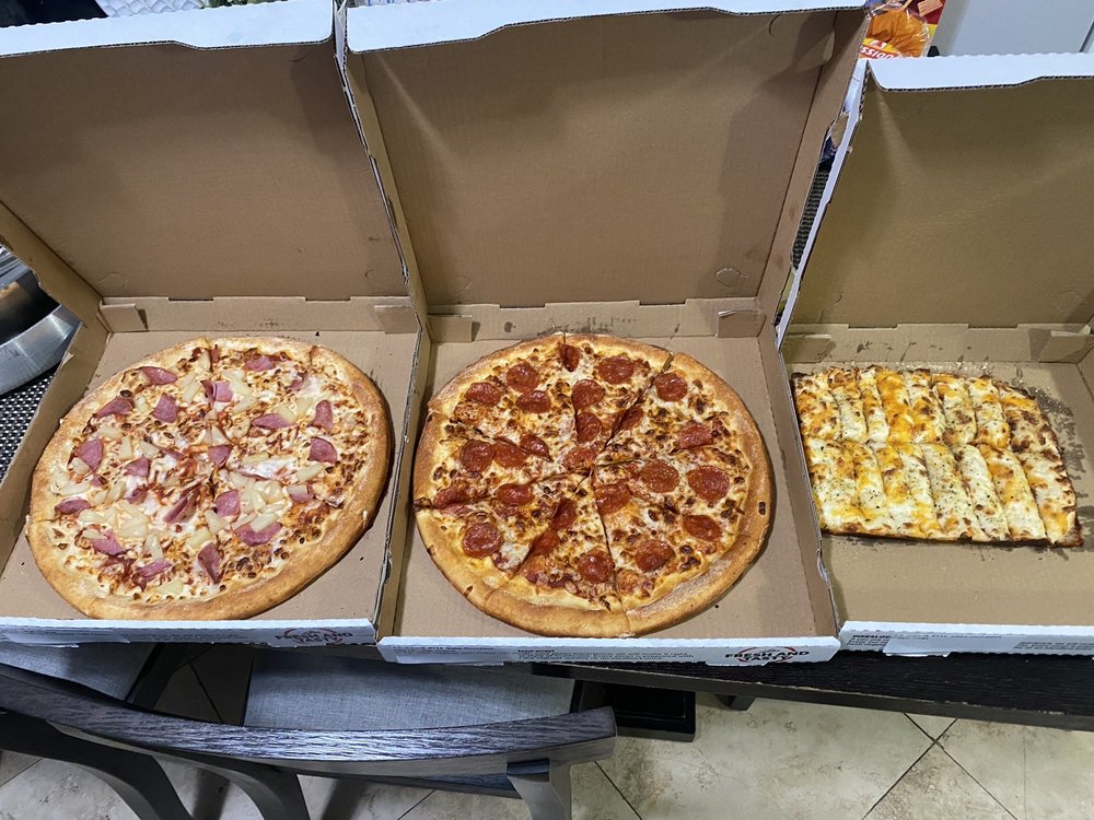 PIZZA LOCA Updated September 2024 28 Photos & 55 Reviews 2429 W