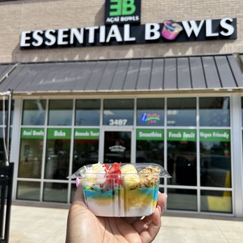 Essential Bowls - Luau Bowl with bananas added - Juice Bars & Smoothies Near Me - McDonough, Georgia
