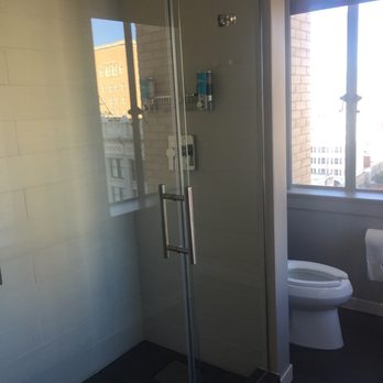Aloft by Marriott El Paso Downtown - Nice bright bathroom - Hotels Near Me - El Paso, Texas Aloft by Marriott El Paso Downtown - Nice bright bathroom - Hotels Near Me - El Paso, Texas