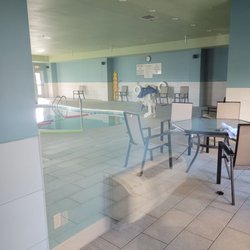 Holiday Inn Express & Suites Wapakoneta - Pool