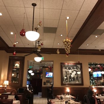 Maggiano's Little Italy - Decor - Italian Near Me - Denver, Colorado