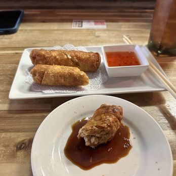 Asian Noodle Bar - Egg roll chicken - Thai Near Me - Albuquerque, New Mexico