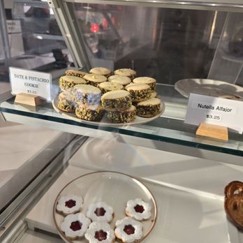 Eclairons - Bakeries Near Me - Alexandria, Virginia Eclairons - Bakeries Near Me - Alexandria, Virginia