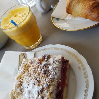 Kafi Dihei - Apple and berry strudel - Coffee & Tea Near Me - Zürich, ZH