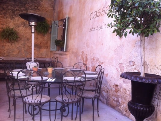 Cassai Gran — Cafè i restaurant by null