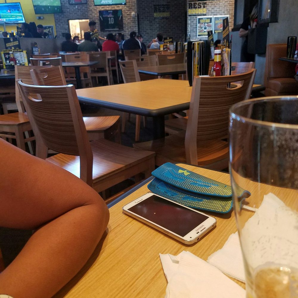 Buffalo Wild Wings - Empty seats but service still took long... - Chicken Wings Near Me - Carson, California