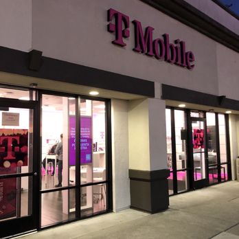 T-Mobile - Entrance - Mobile Phones Near Me - Vallejo, California