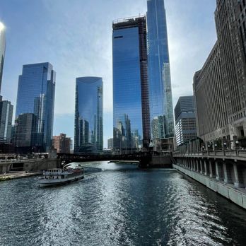 Shoreline Sightseeing - Architectural Tours Near Me - Chicago, Illinois