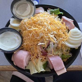 Bayview Inn Restaurant Bar - Chef Salad - Pizza Near Me - Acme, Michigan