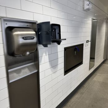 Walmart Supercenter - Paper towels empty in women's bathroom - Department Stores Near Me - Fenton, Missouri Walmart Supercenter - Paper towels empty in women's bathroom - Department Stores Near Me - Fenton, Missouri