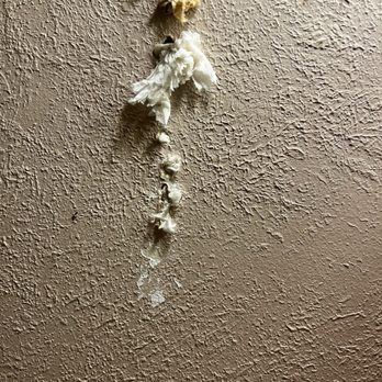 Lakeview Lodge Motel - Holes in the walls?? Or mold growing out of it? - Bed & Breakfast Near Me - Lakeview, Oregon Lakeview Lodge Motel - Holes in the walls?? Or mold growing out of it? - Bed & Breakfast Near Me - Lakeview, Oregon