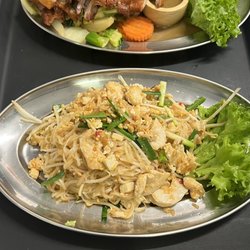 Oh Wow! - Pad thai  duck