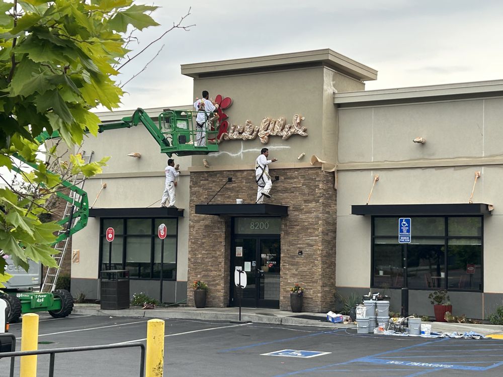 Slide of El Lay Construction