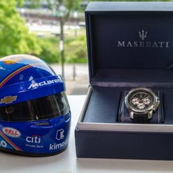 Fanabox - Maserati Corse Racing watch and Fernando Alonso Indy 500 racing McLaren Kimoa  helmet