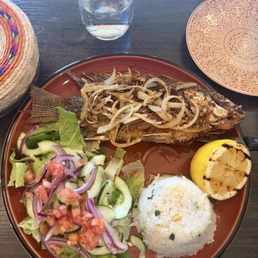 Mojarra Frita (Baja Al Mojo de Ajo) Mojarra Frita (Baja Al Mojo de Ajo)