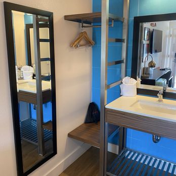 Motel 6 - Sink/closet - Hotels Near Me - Santa Barbara, California Motel 6 - Sink/closet - Hotels Near Me - Santa Barbara, California