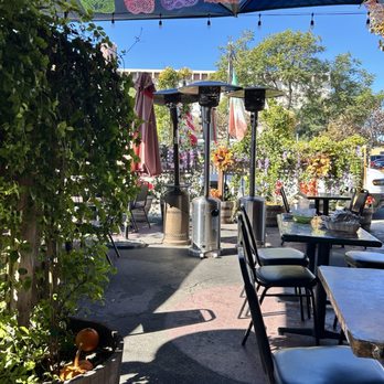 Gilbert's El Indio Restaurant - Outside - Mexican Near Me - Santa Monica, California Gilbert's El Indio Restaurant - Outside - Mexican Near Me - Santa Monica, California