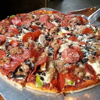 Pizza Harbor - Large Deluxe - Pizza Near Me - Seaside, Oregon
