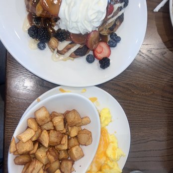 Another Broken Egg Cafe - Fresh Country Potatoes Eggs with cheese - American Near Me - Indianapolis, Indiana Another Broken Egg Cafe - Fresh Country Potatoes Eggs with cheese - American Near Me - Indianapolis, Indiana