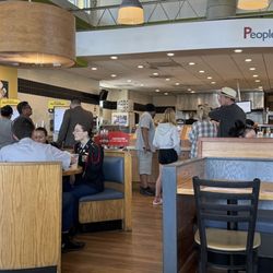 PDQ Chicken - Vibrant lunch crowd