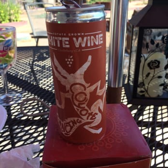 Dancing Coyote Wines Tasting Room - Wine Tasting Room Near Me - Acampo, California Dancing Coyote Wines Tasting Room - Wine Tasting Room Near Me - Acampo, California