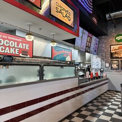 Portillo’s - Inside